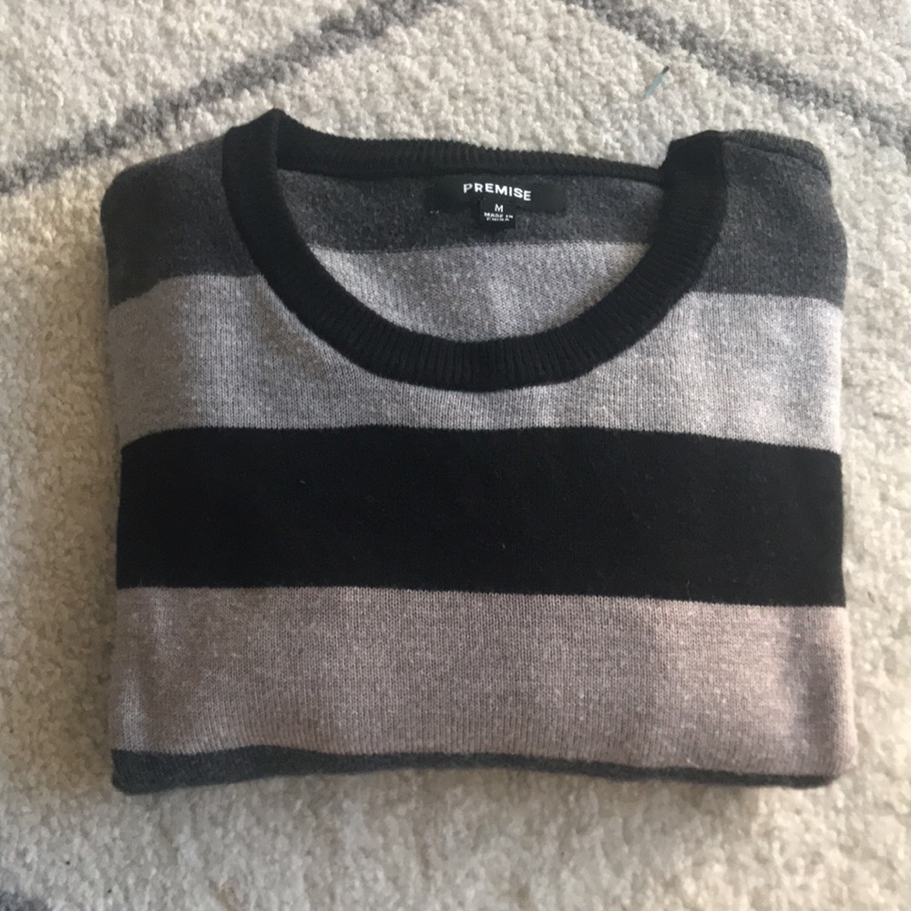 Long sleeve lightweight sweater